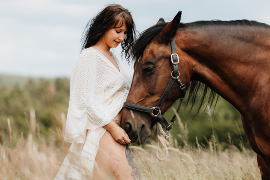 Babybauchshooting mit Pferd